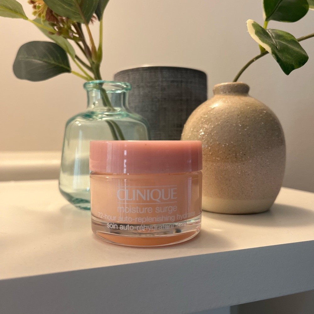 Moisture Surge™ 100H Auto-Replenishing Hydrator